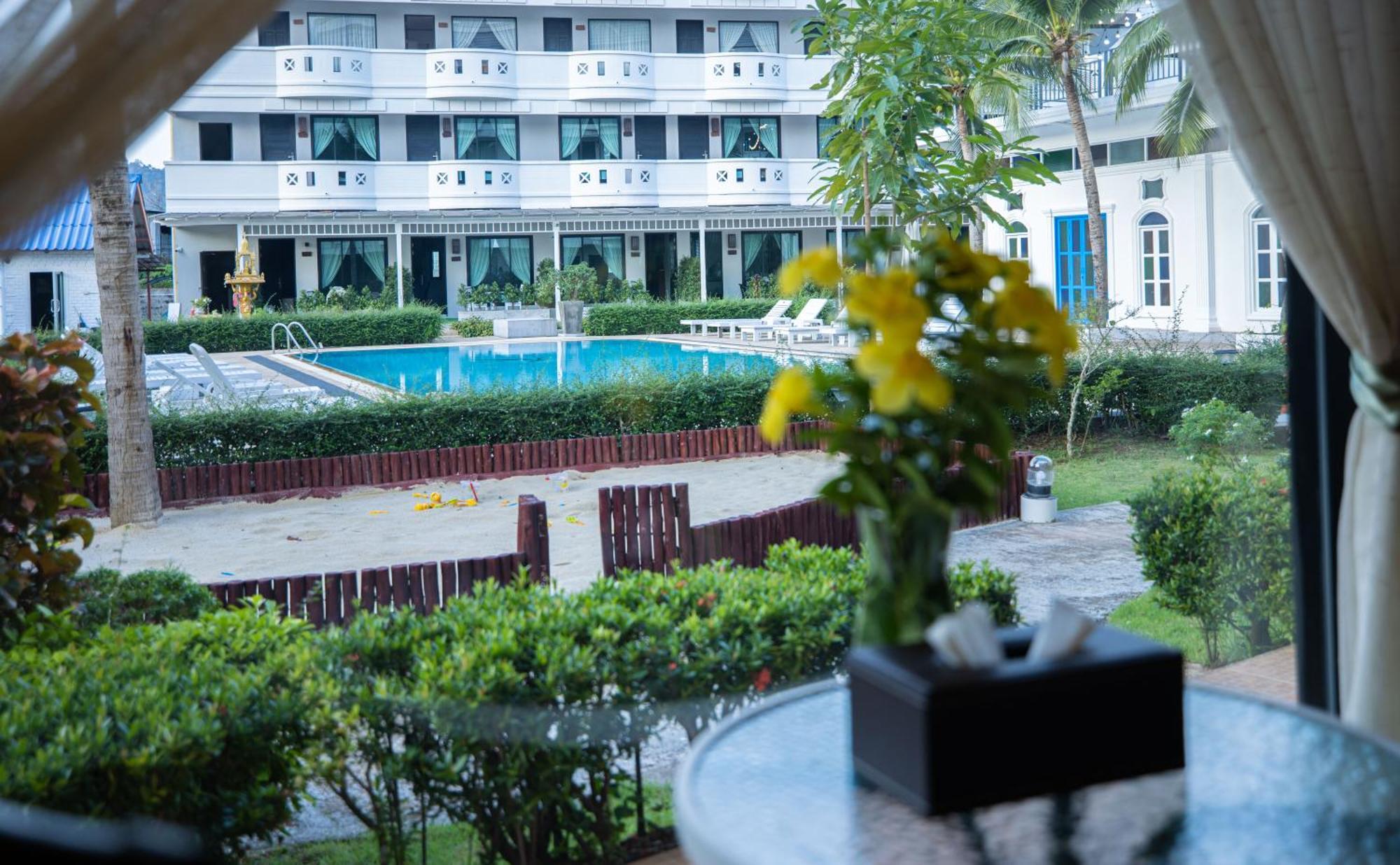 Blue Carina - Sha Hotel Phuket