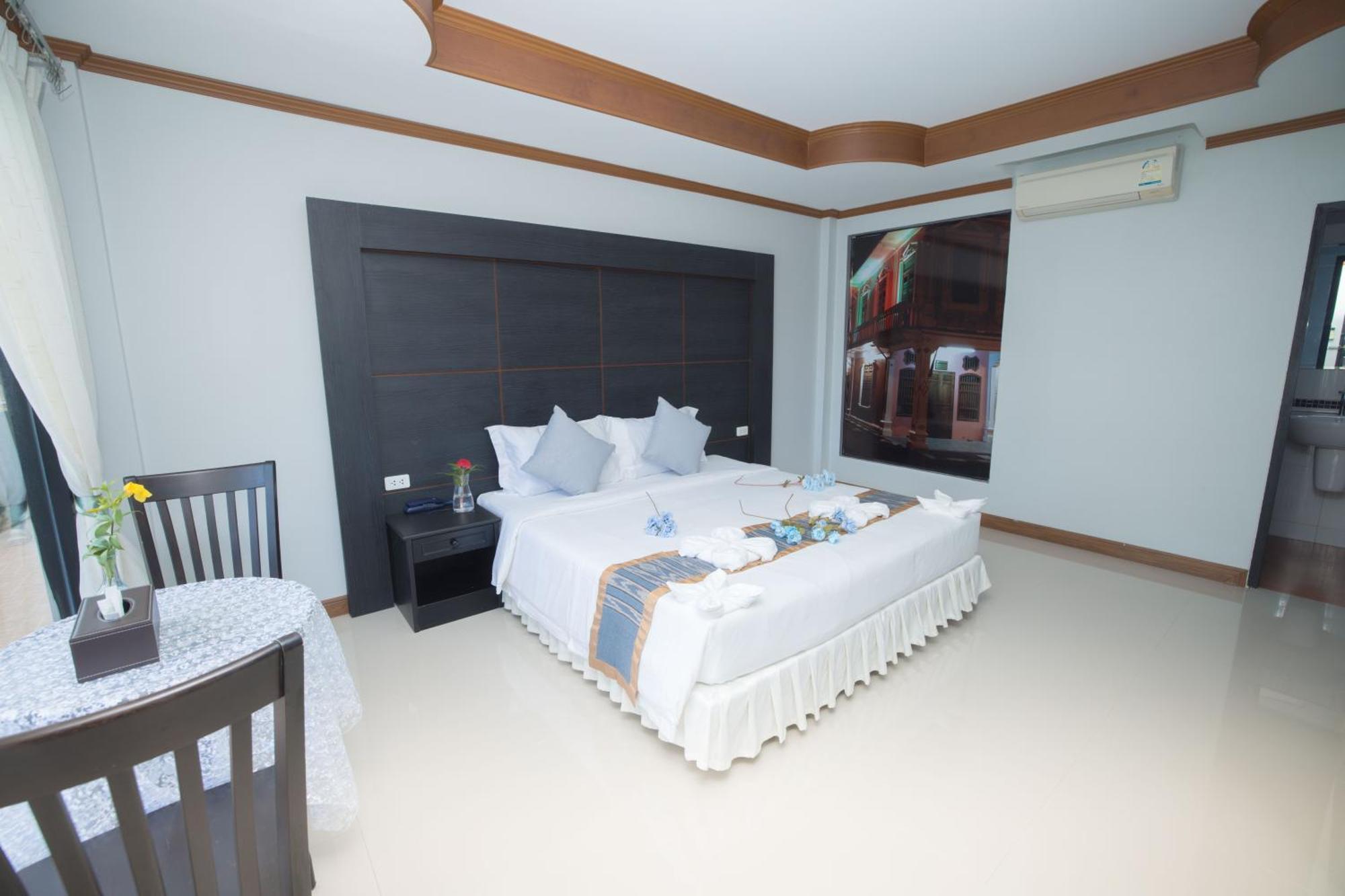 Blue Carina - Sha Hotel Phuket